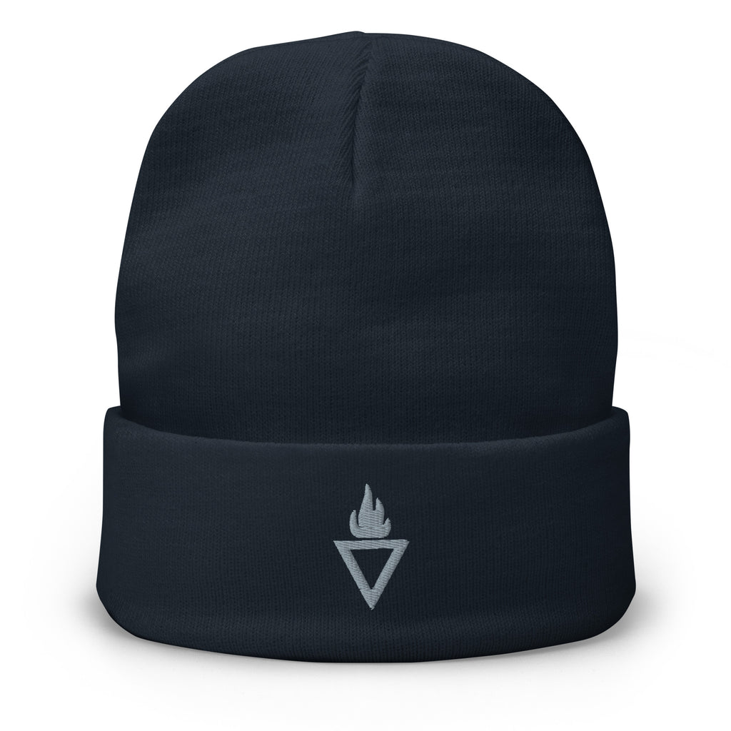 Dunkelblaue Rebel Guard Beanie mit detailreicher weißer Logo-Stickerei auf dem Umschlag, vor weißem Hintergrund.