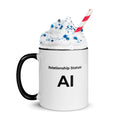 Weiße AI Tasse mit schwarzem Henkel, Spruch Relationship Status: AI, Schlagsahne und Strohhalm auf weißem Hintergrund.